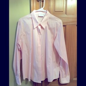 Looks new, Girly pink, tailored shirt ,No iron